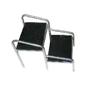 پله کنار تخت